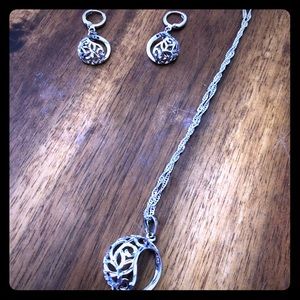 Necklace and earrings set